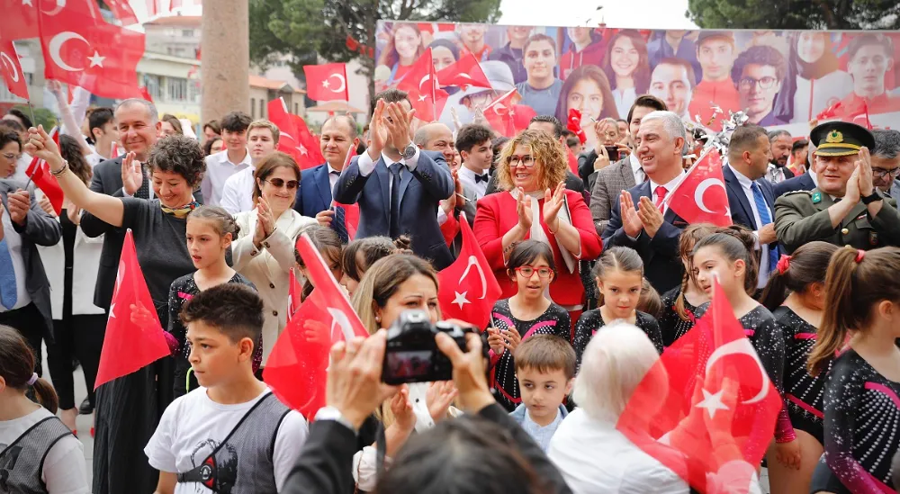 DR. TANJU ÇELİK; “BERGAMA’YA İNANCINIZ DEVAM ETSİN”